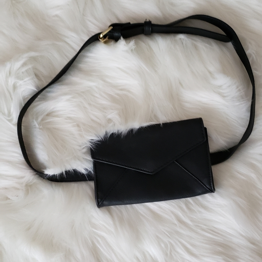 Hip wallet